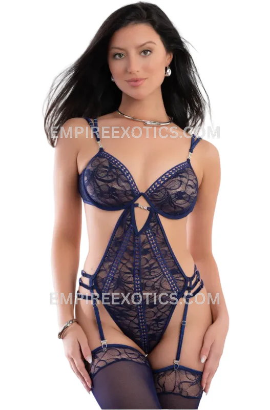 2pc Dramatic Strappy Garter Teddy Embroidered With Stockings